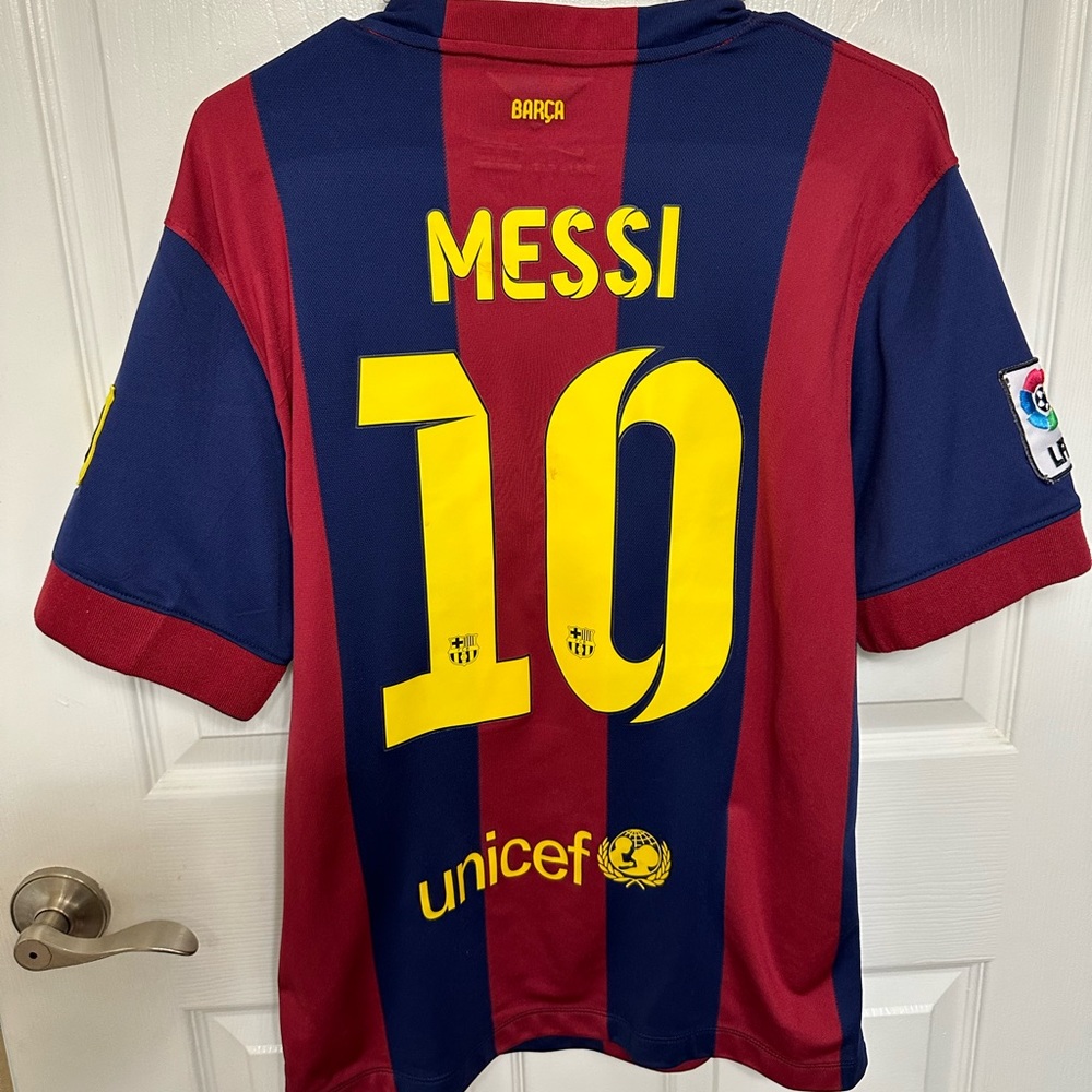 Barcelona FC Messi jersey size Large, NIKE dry-fit